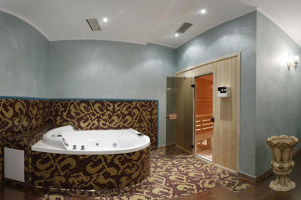 Purple Star Apartments Saints Constantine and Helena Bagian luar foto